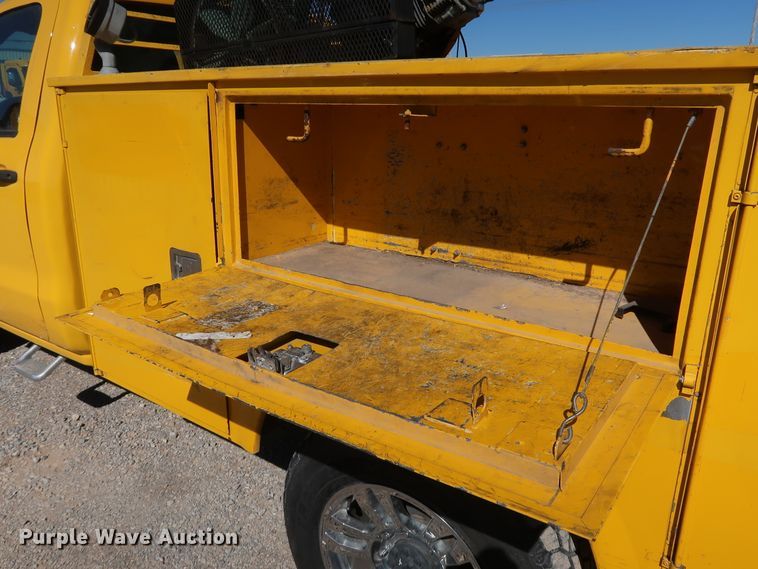 image for item IY9126 2015 Chevrolet Silverado 3500HD  utility bed pickup truck