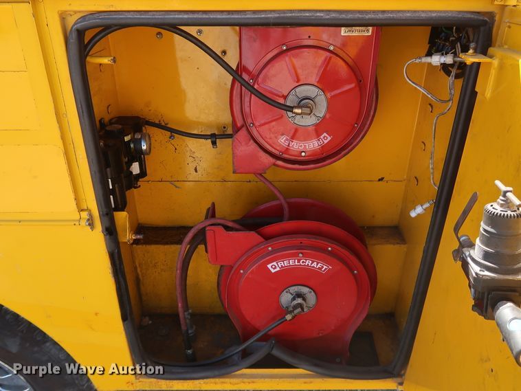 image for item IY9126 2015 Chevrolet Silverado 3500HD  utility bed pickup truck