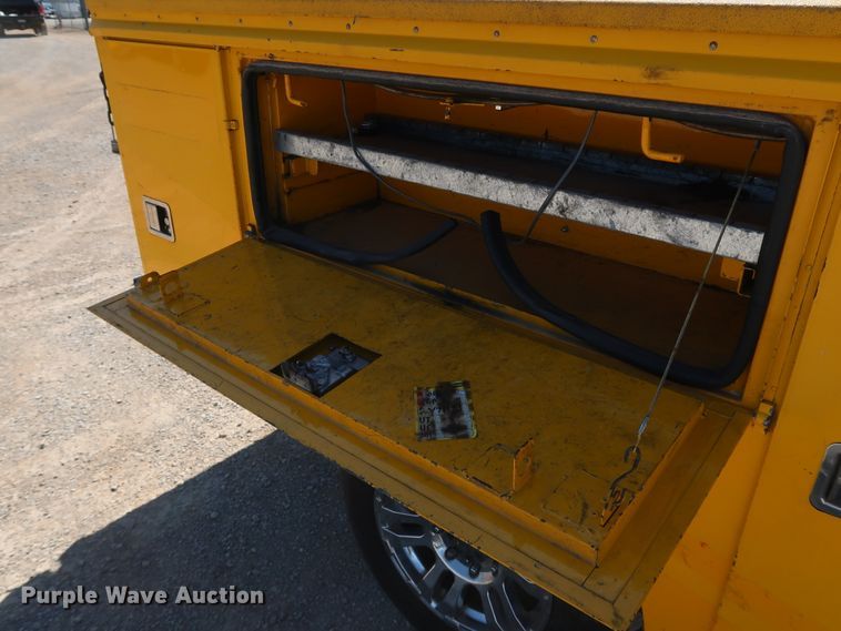 image for item IY9126 2015 Chevrolet Silverado 3500HD  utility bed pickup truck