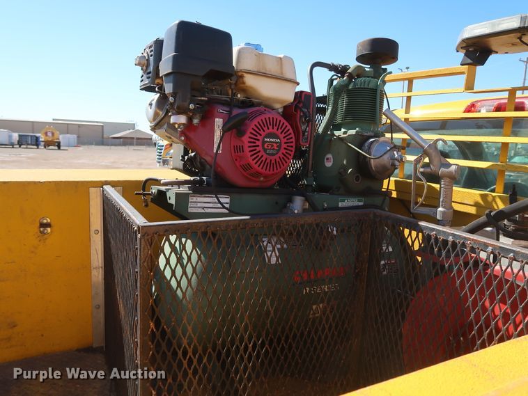 image for item IY9126 2015 Chevrolet Silverado 3500HD  utility bed pickup truck