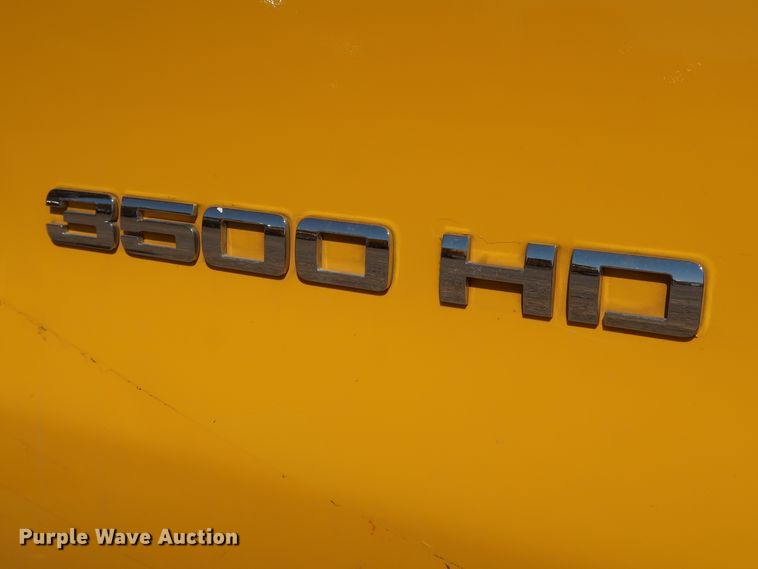 image for item IY9126 2015 Chevrolet Silverado 3500HD  utility bed pickup truck