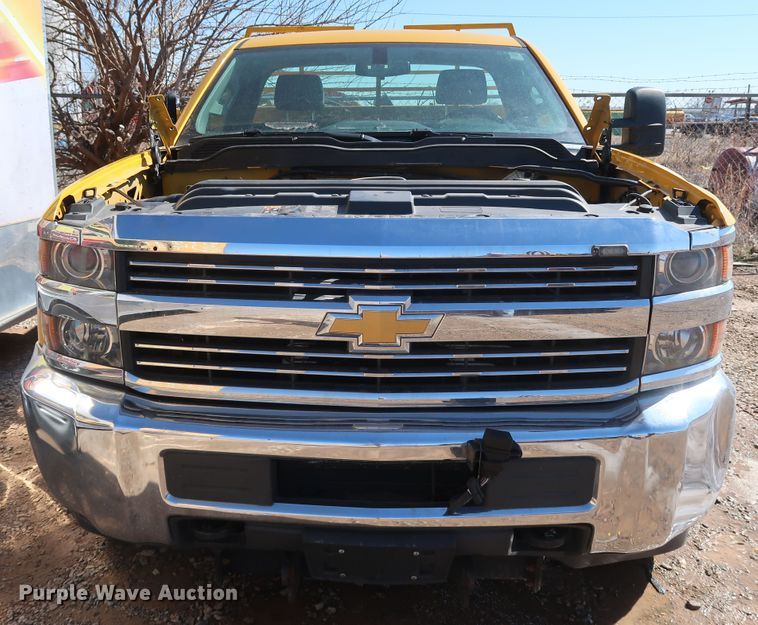 image for item IY9127 2015 Chevrolet Silverado 3500HD  utility bed pickup truck