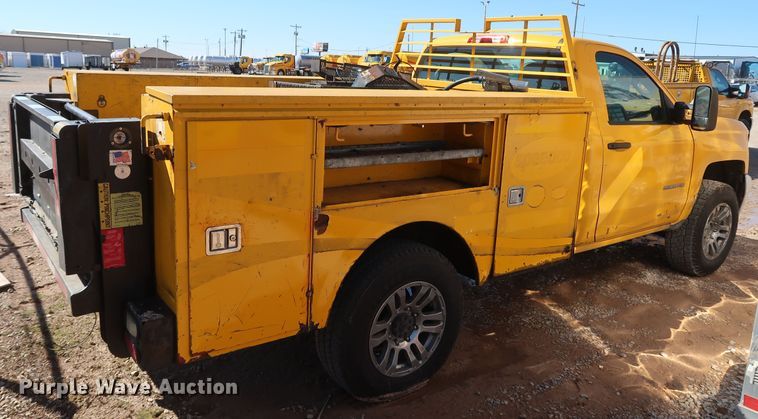 image for item IY9127 2015 Chevrolet Silverado 3500HD  utility bed pickup truck