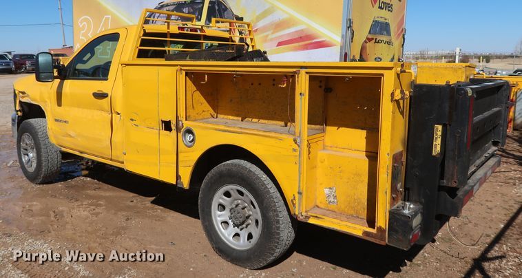 image for item IY9127 2015 Chevrolet Silverado 3500HD  utility bed pickup truck