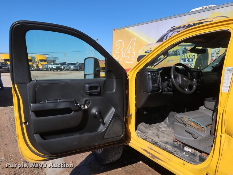 image for item IY9127 2015 Chevrolet Silverado 3500HD  utility bed pickup truck