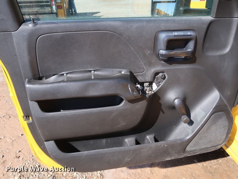 image for item IY9127 2015 Chevrolet Silverado 3500HD  utility bed pickup truck