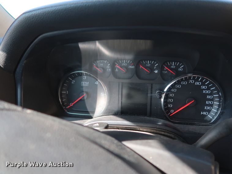 image for item IY9127 2015 Chevrolet Silverado 3500HD  utility bed pickup truck