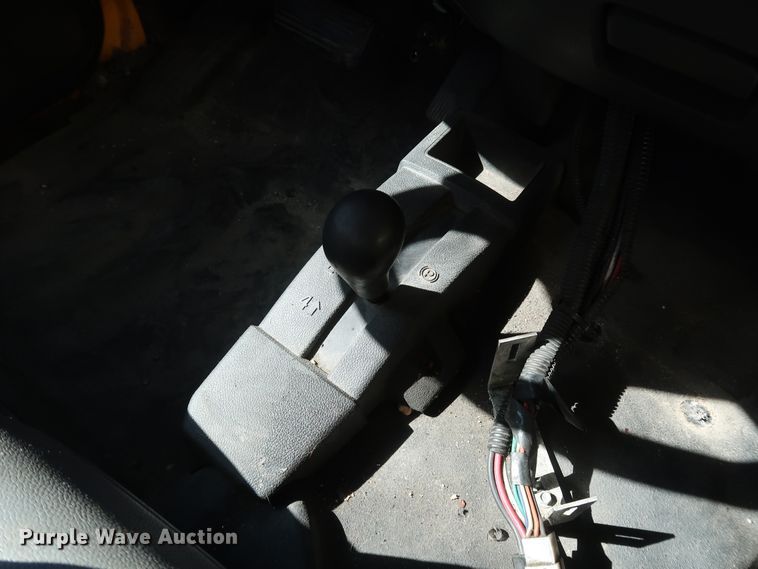 image for item IY9127 2015 Chevrolet Silverado 3500HD  utility bed pickup truck