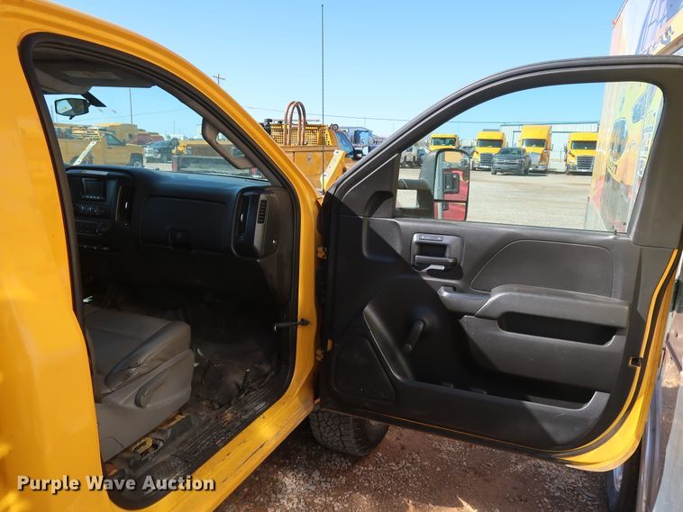 image for item IY9127 2015 Chevrolet Silverado 3500HD  utility bed pickup truck