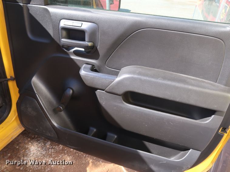 image for item IY9127 2015 Chevrolet Silverado 3500HD  utility bed pickup truck