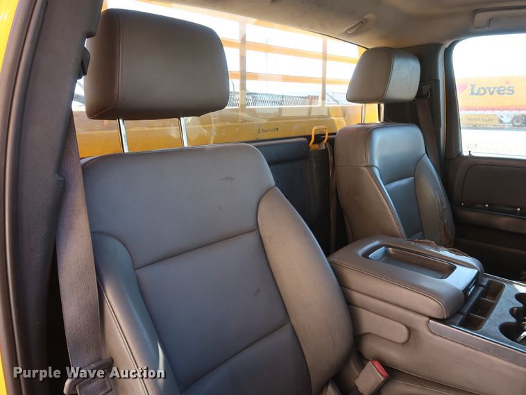 image for item IY9127 2015 Chevrolet Silverado 3500HD  utility bed pickup truck