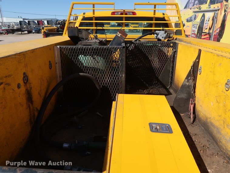 image for item IY9127 2015 Chevrolet Silverado 3500HD  utility bed pickup truck