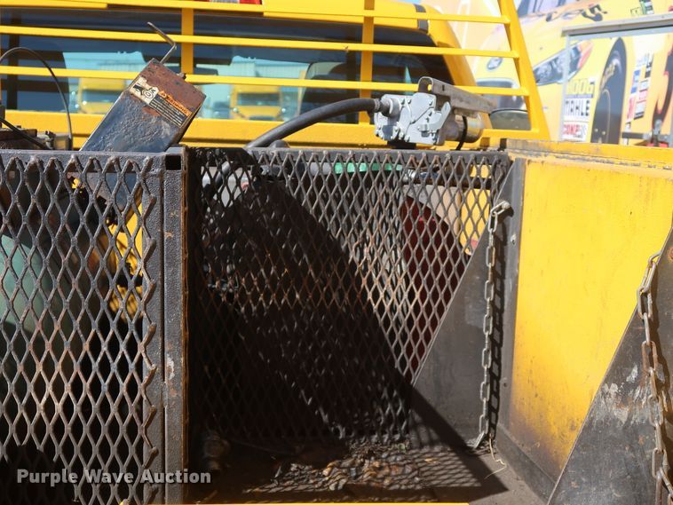 image for item IY9127 2015 Chevrolet Silverado 3500HD  utility bed pickup truck