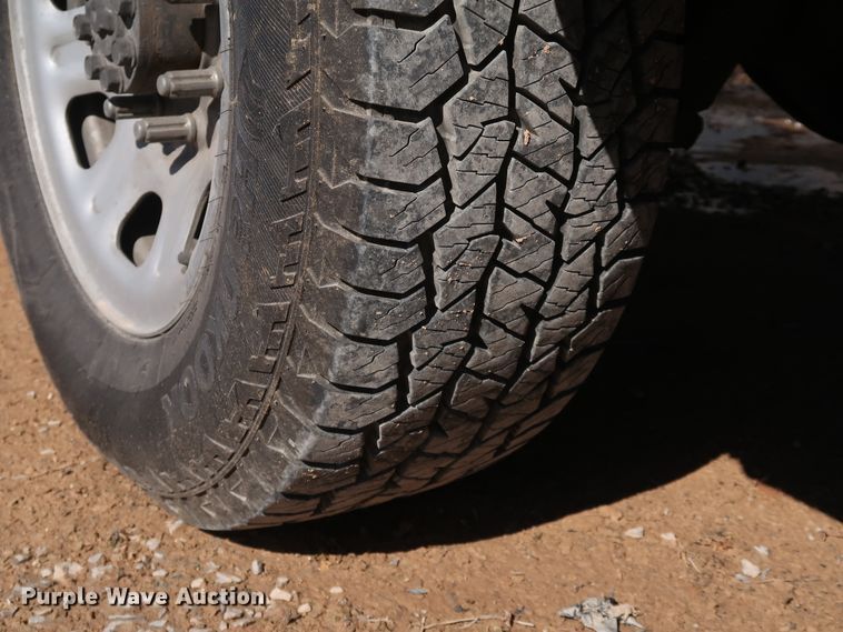 image for item IY9127 2015 Chevrolet Silverado 3500HD  utility bed pickup truck