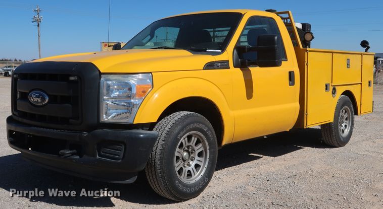 image for item IY9128 2015 Ford F350 Super Duty  utility bed pickup truck