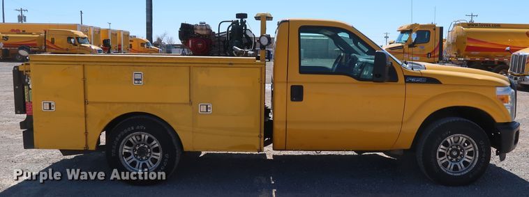 image for item IY9128 2015 Ford F350 Super Duty  utility bed pickup truck