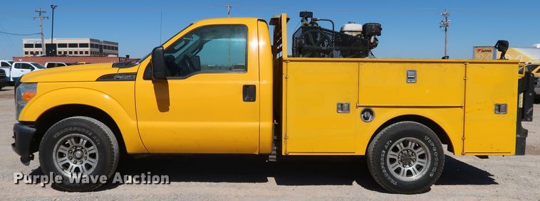 image for item IY9128 2015 Ford F350 Super Duty  utility bed pickup truck