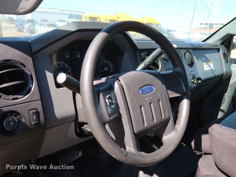 image for item IY9128 2015 Ford F350 Super Duty  utility bed pickup truck