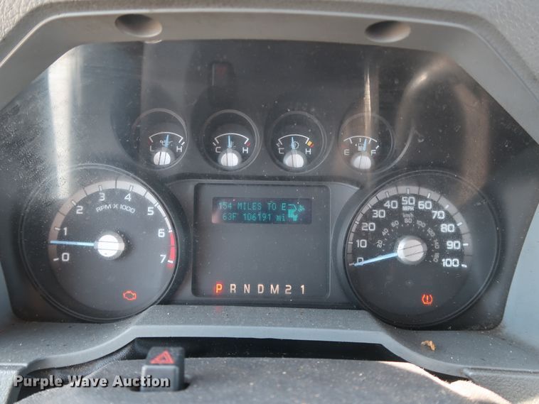 image for item IY9128 2015 Ford F350 Super Duty  utility bed pickup truck