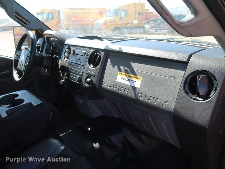 image for item IY9128 2015 Ford F350 Super Duty  utility bed pickup truck