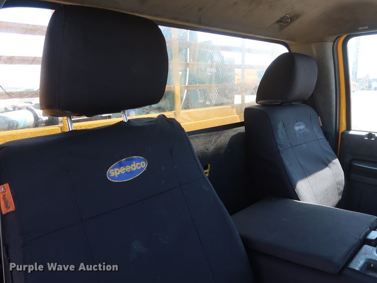 image for item IY9128 2015 Ford F350 Super Duty  utility bed pickup truck