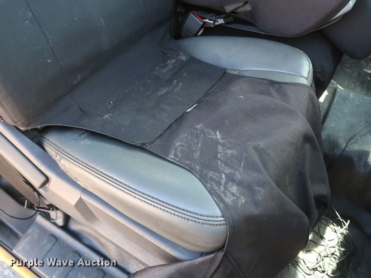 image for item IY9128 2015 Ford F350 Super Duty  utility bed pickup truck