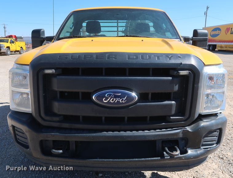 image for item IY9128 2015 Ford F350 Super Duty  utility bed pickup truck