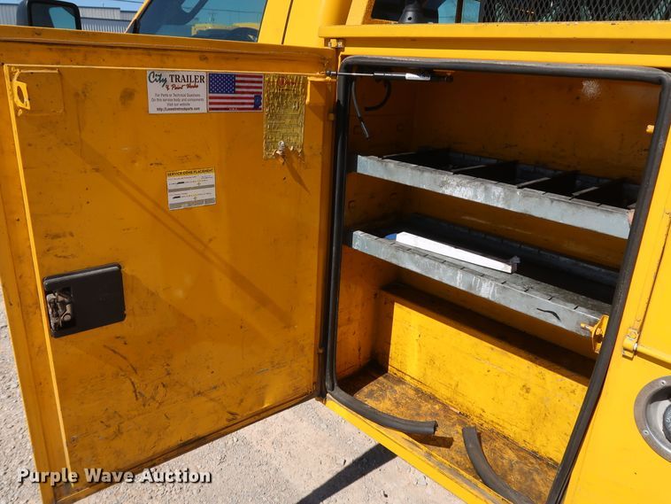 image for item IY9128 2015 Ford F350 Super Duty  utility bed pickup truck