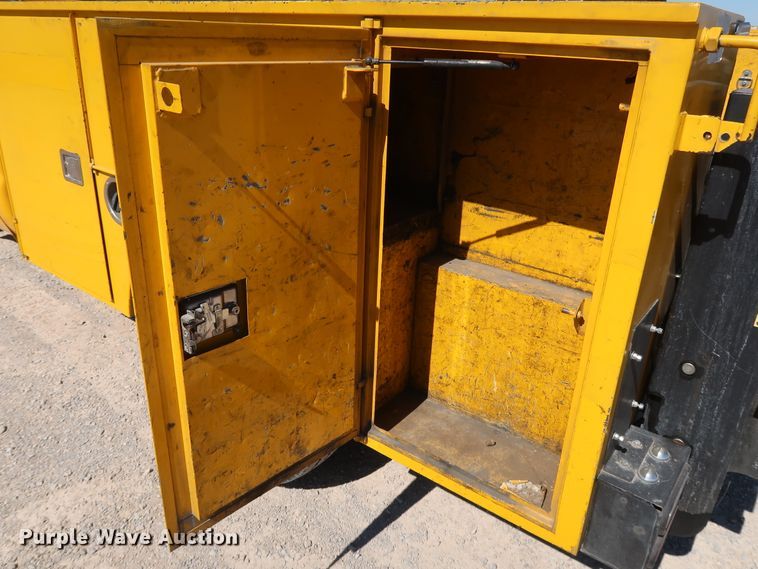 image for item IY9128 2015 Ford F350 Super Duty  utility bed pickup truck