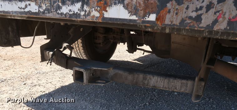 image for item IY9128 2015 Ford F350 Super Duty  utility bed pickup truck