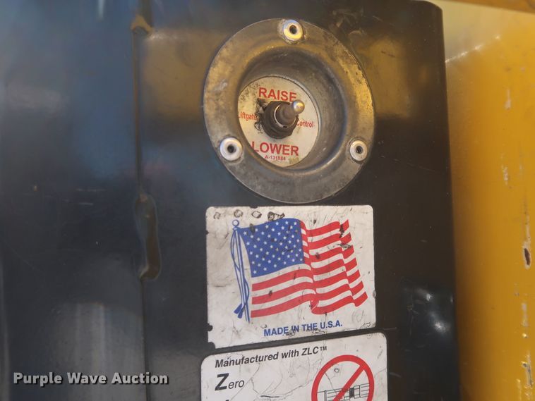 image for item IY9128 2015 Ford F350 Super Duty  utility bed pickup truck