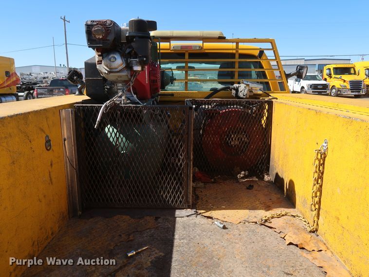 image for item IY9128 2015 Ford F350 Super Duty  utility bed pickup truck