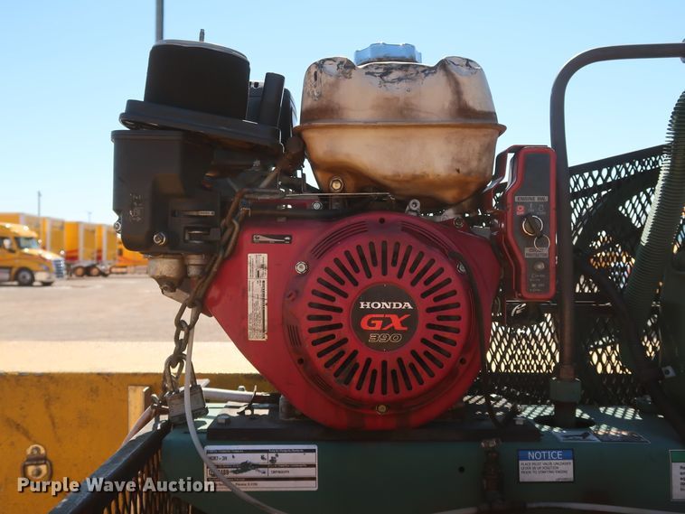 image for item IY9128 2015 Ford F350 Super Duty  utility bed pickup truck