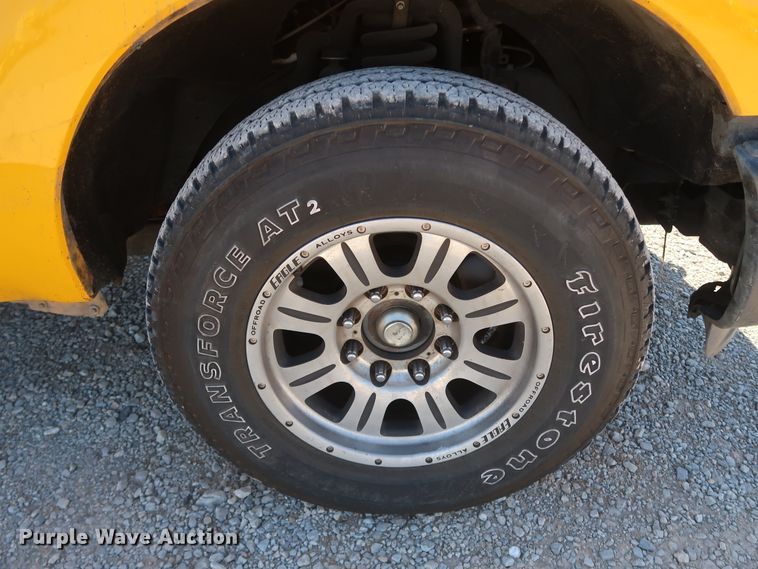 image for item IY9128 2015 Ford F350 Super Duty  utility bed pickup truck