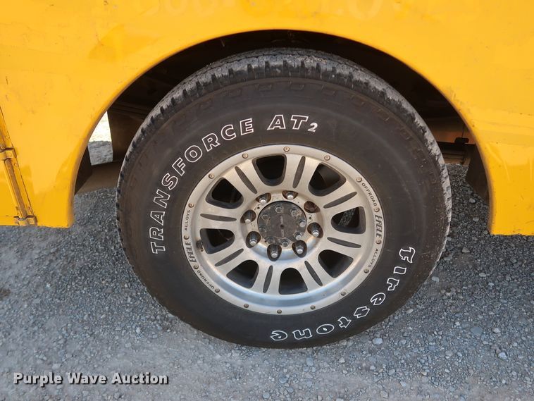 image for item IY9128 2015 Ford F350 Super Duty  utility bed pickup truck