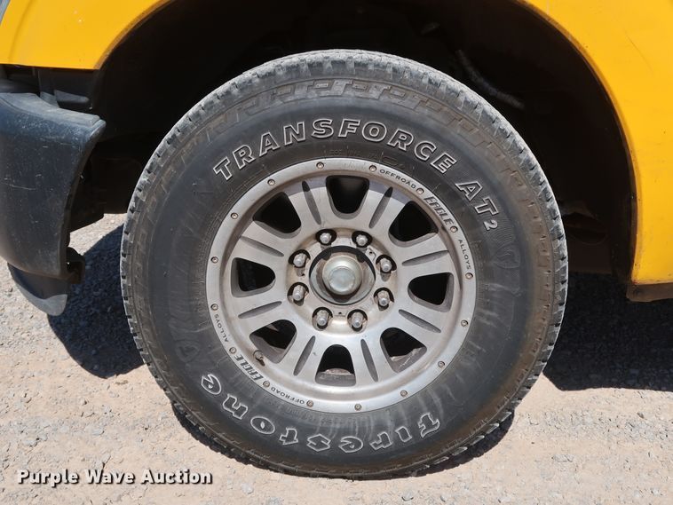 image for item IY9128 2015 Ford F350 Super Duty  utility bed pickup truck