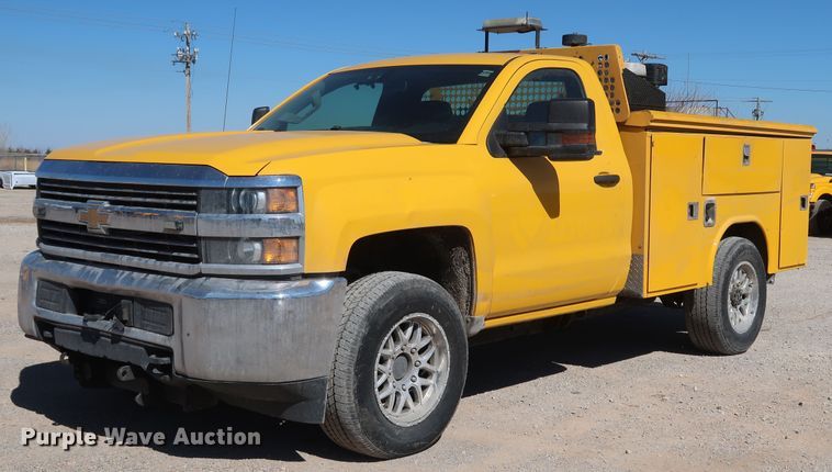 image for item IY9129 2017 Chevrolet Silverado 3500HD  utility bed pickup truck