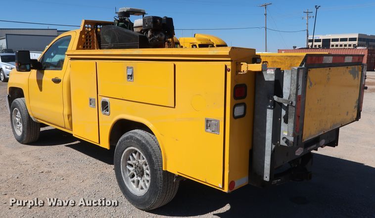 image for item IY9129 2017 Chevrolet Silverado 3500HD  utility bed pickup truck