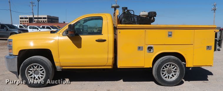 image for item IY9129 2017 Chevrolet Silverado 3500HD  utility bed pickup truck