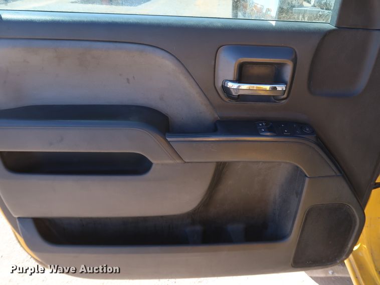 image for item IY9129 2017 Chevrolet Silverado 3500HD  utility bed pickup truck