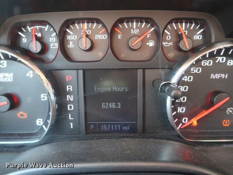 image for item IY9129 2017 Chevrolet Silverado 3500HD  utility bed pickup truck