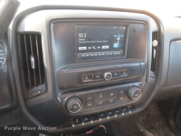 image for item IY9129 2017 Chevrolet Silverado 3500HD  utility bed pickup truck