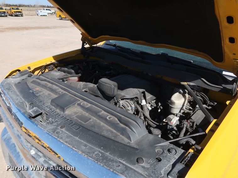 image for item IY9129 2017 Chevrolet Silverado 3500HD  utility bed pickup truck