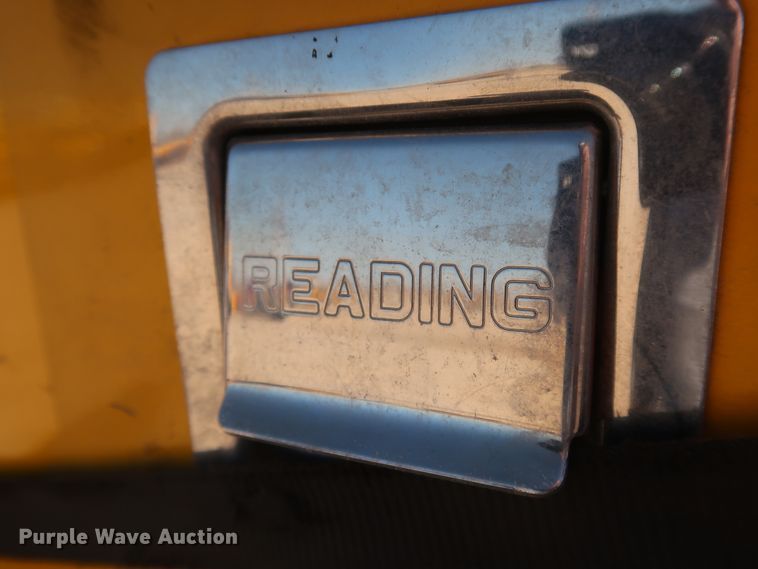 image for item IY9129 2017 Chevrolet Silverado 3500HD  utility bed pickup truck