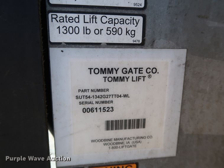 image for item IY9129 2017 Chevrolet Silverado 3500HD  utility bed pickup truck