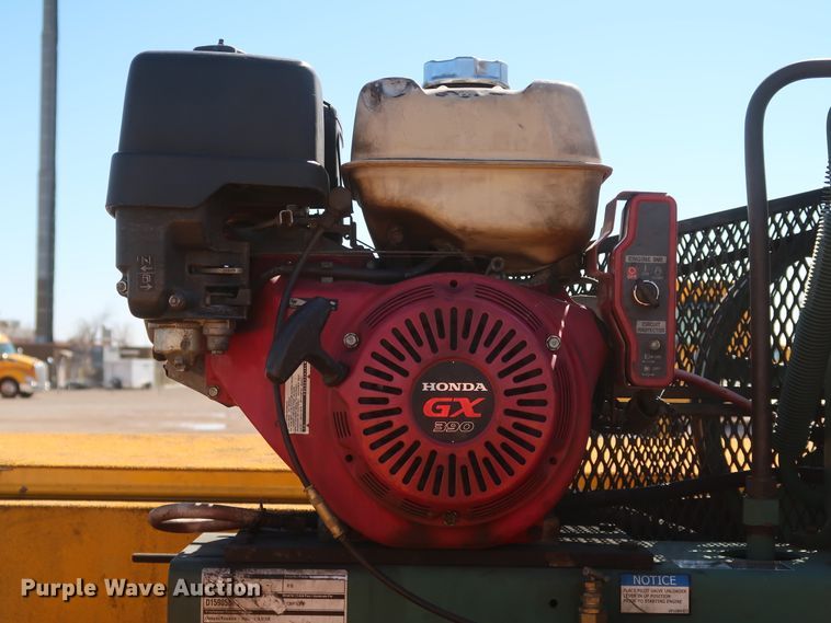 image for item IY9129 2017 Chevrolet Silverado 3500HD  utility bed pickup truck