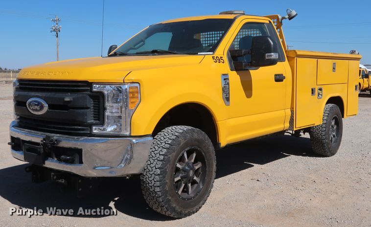 image for item IY9130 2017 Ford F350 Super Duty XL  utility bed pickup truck