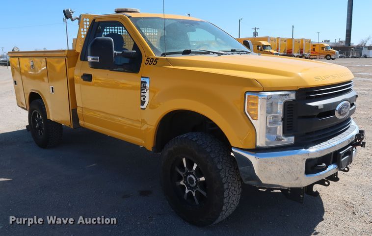 image for item IY9130 2017 Ford F350 Super Duty XL  utility bed pickup truck