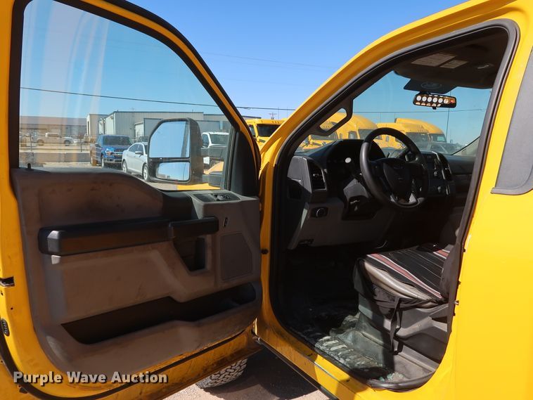 image for item IY9130 2017 Ford F350 Super Duty XL  utility bed pickup truck