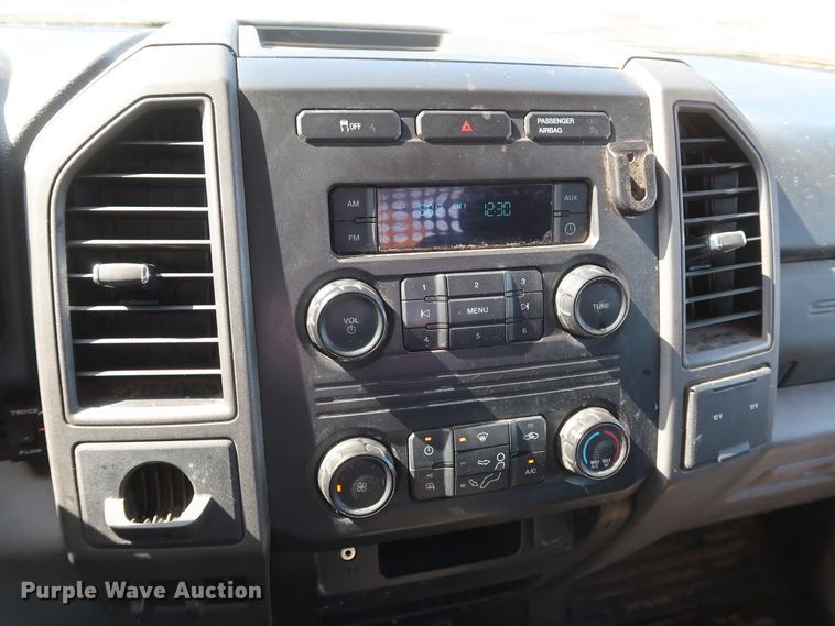 image for item IY9130 2017 Ford F350 Super Duty XL  utility bed pickup truck